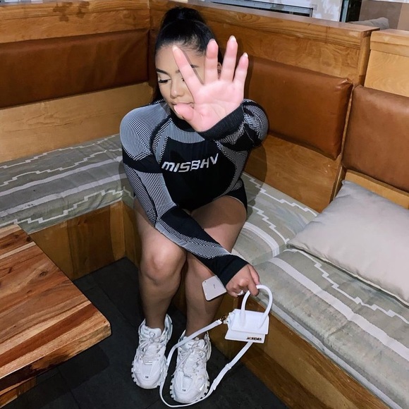 SOLD!!!!!!!!!!!!!Jacquemus
Le Chiquito Leather Top Handle Bag - Picture 6 of 7